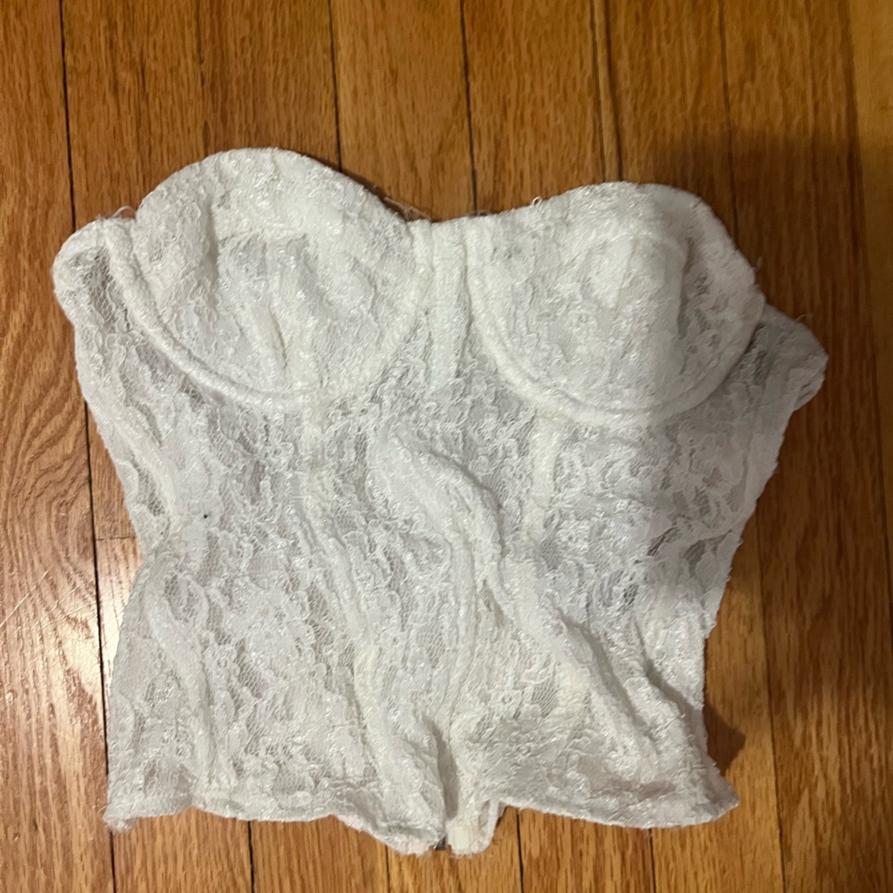 Edikted White Strapless Top with Sweetheart Neckline